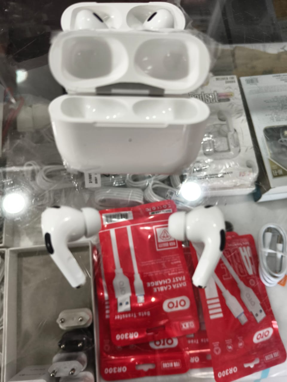 AIR PODS - Image 5