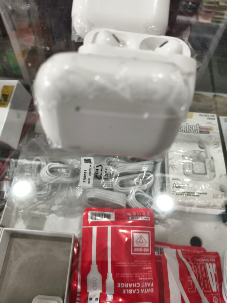 AIR PODS - Image 2